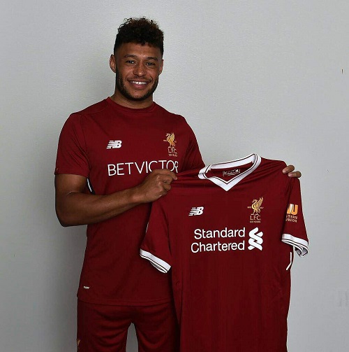 Alex Oxlade-Chamberlain completes Â£35m Liverpool move and poses in