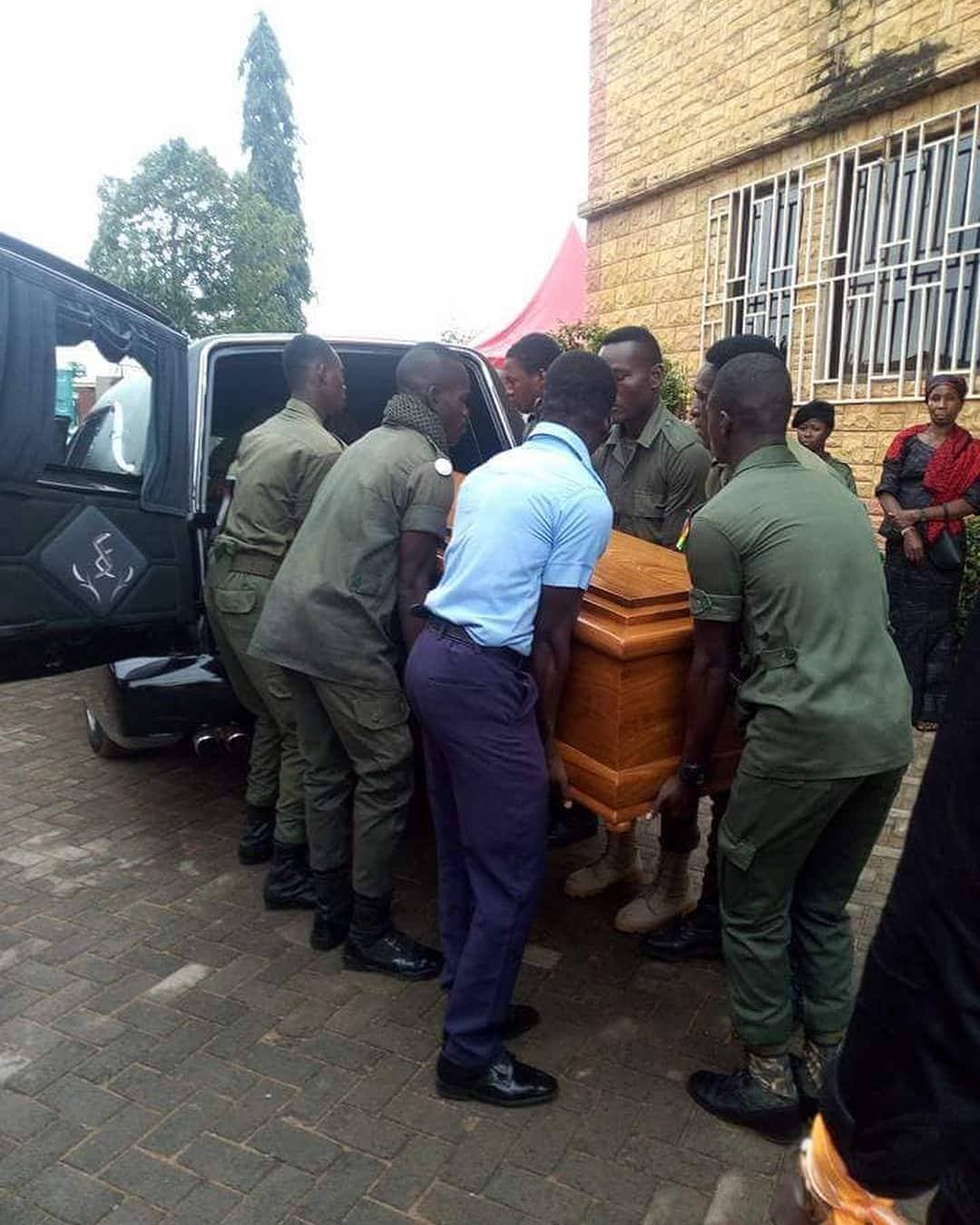 Nana Turkson who died on Tuesday, August,7 begun with a burial service at the St. Luke Anglican Church, Kwashieman.