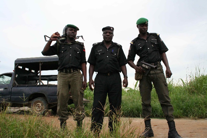 Nigeria police hunt for 180 escaped prisoners - Prime News Ghana