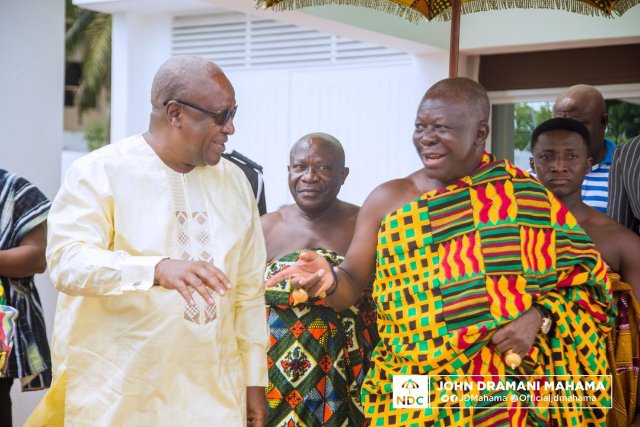 President John Dramani Mahama (L) and Otumfuo Osei Tutu II (R) exchanging pleasantries at the former’s office last week in Accra.