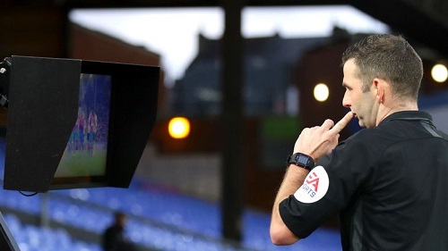 EPL referees to use pitchside monitors for red cards - Prime News Ghana