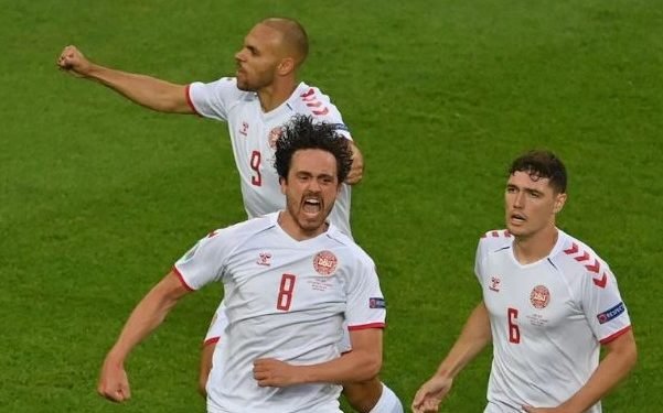 Denmark beats Czech Republic