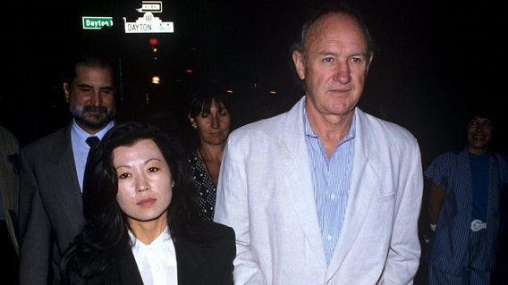 Hackman and Arakawa pictured at the Golden Globe Awards in 2003