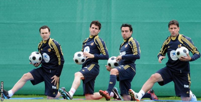 From left to right: Andres Iniesta, Cesc Fabregas, Xavi and Joan Capdevila in training during Euro 2008